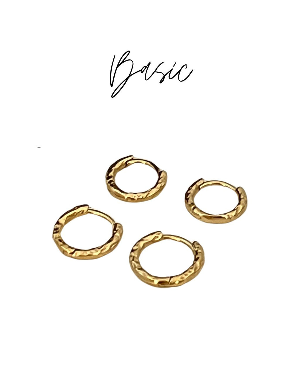 Til dig, der elsker det enkle, klassiske og tidløse. Vores Back to Basic-smykker er skabt til at være de perfekte hverdagsfavoritter – nemme at style alene og perfekte at kombinere med dine andre smykker.  Minimalistiske designs, der aldrig går af mode