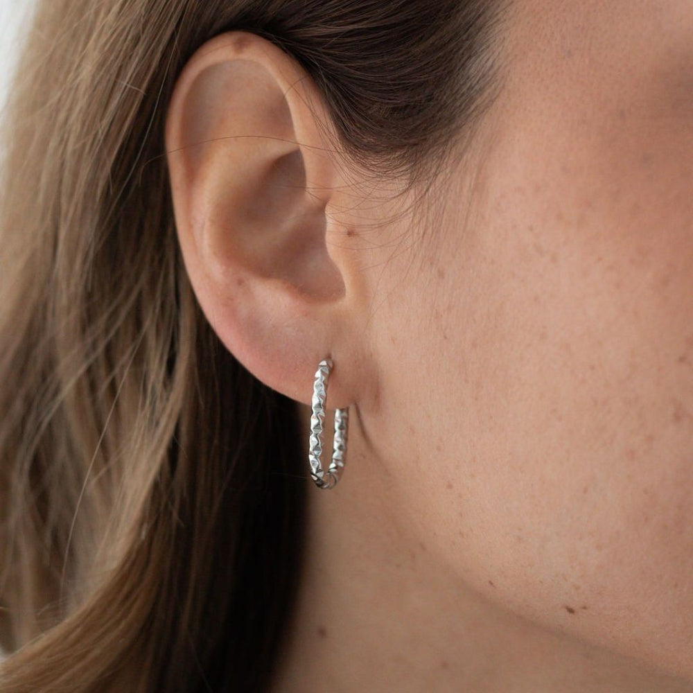 Hamret Ovale Creol Øreringe