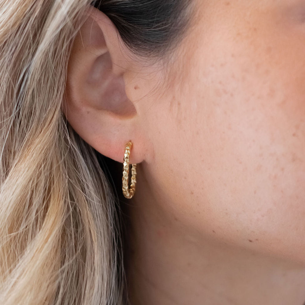 Hamret Ovale Creol Øreringe - 18K Guldbelagt