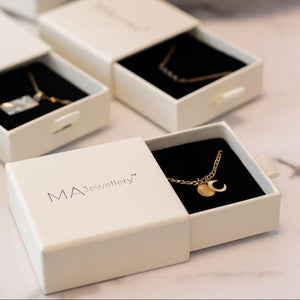 Sol & Måne Halskæde - 18K Guldbelagt