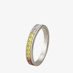 Color Ring i sølvfarvet rustfrit stål.