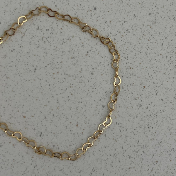 Evermore Hjerte Armbånd i 18K guldbelagt rustfrit stål.
