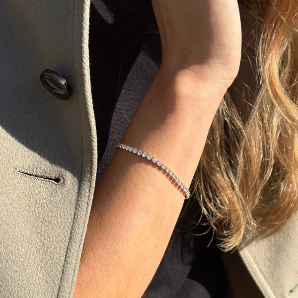 Elegant Tennis Armbånd med 18K guldbelagt finish.