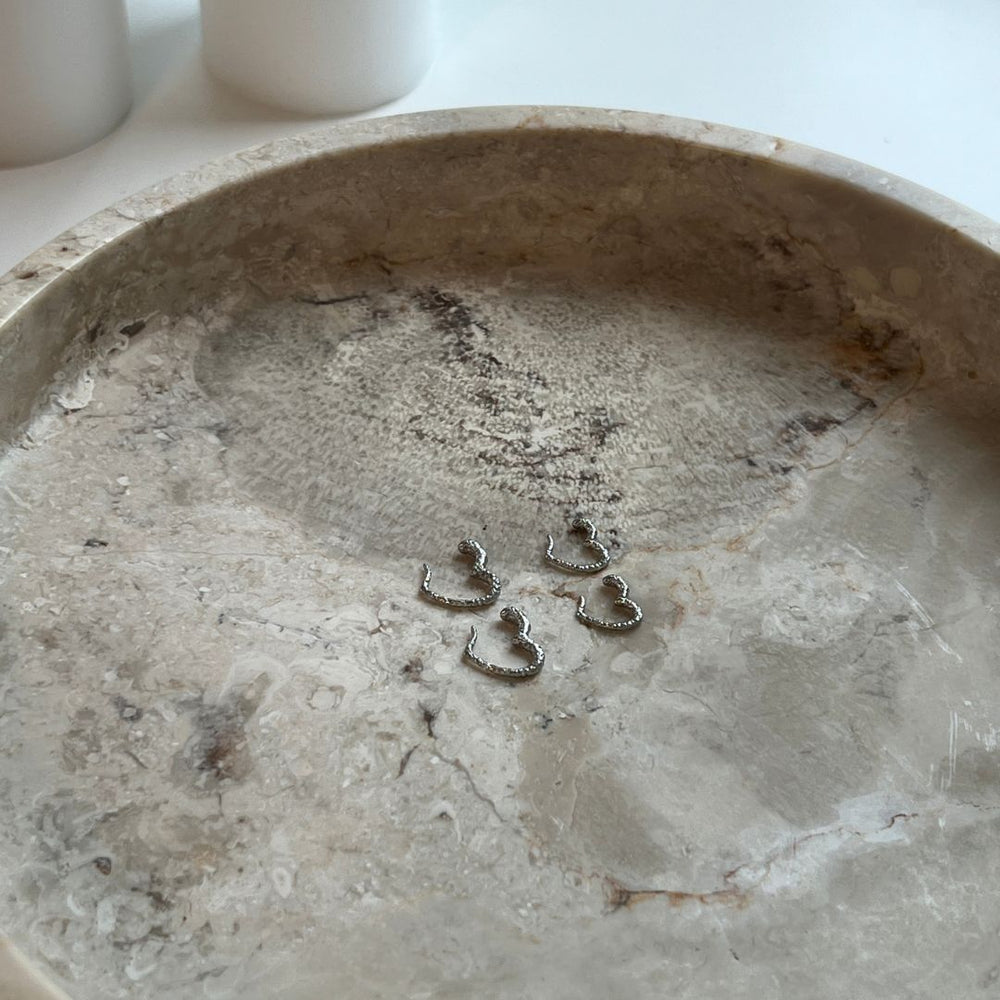 Hjerte creol øreringe i sølvfarvet rustfrit stål fra Seloa.