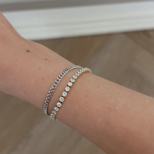 Panser Facet Armbånd i sølvfarvet rustfrit stål vist fra flere vinkler.