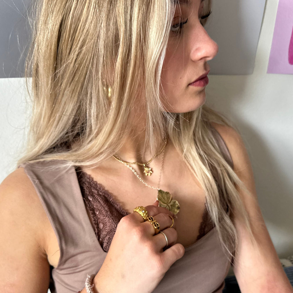 SIS Signet Ring i 18K guldbelagt rustfrit stål.